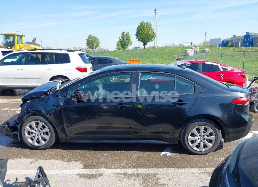 Photo 15 of 2020 Toyota Corolla LE (VIN JTDEPRAE8LJ019023)