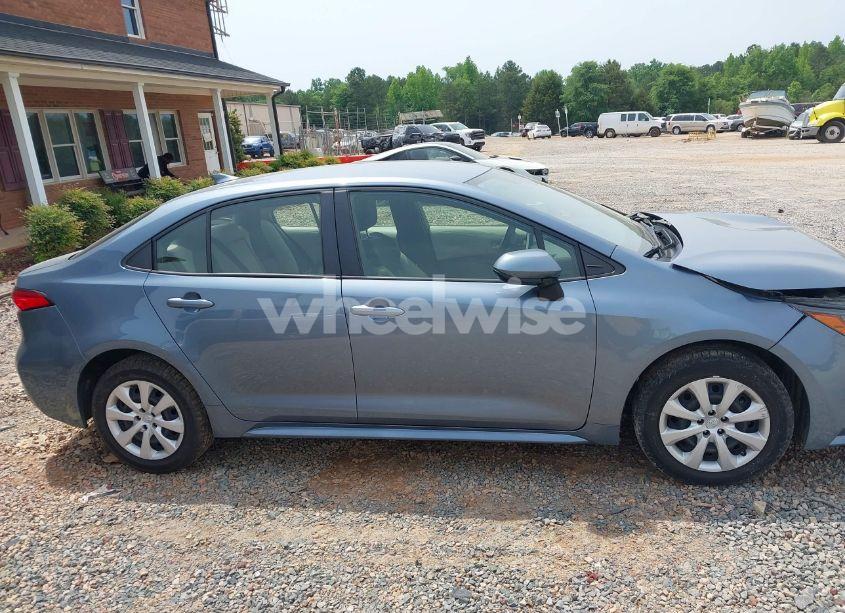 Photo 13 of 2020 Toyota Corolla LE (VIN JTDEPRAE8LJ048716)
