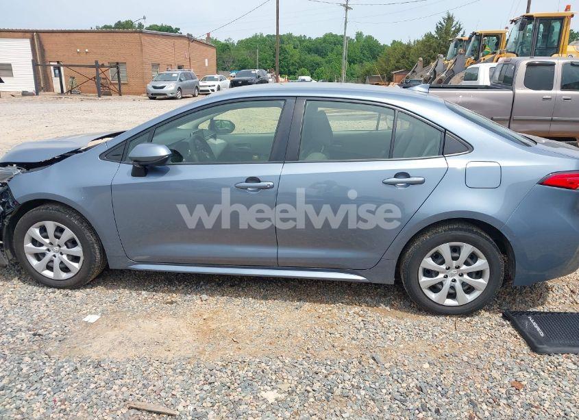 Photo 14 of 2020 Toyota Corolla LE (VIN JTDEPRAE8LJ048716)