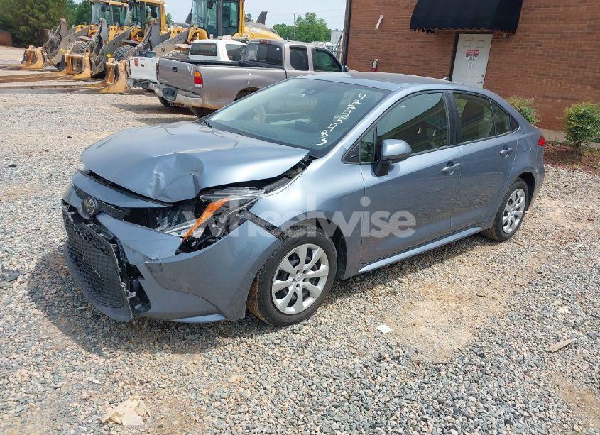 Photo 2 of 2020 Toyota Corolla LE (VIN JTDEPRAE8LJ048716)