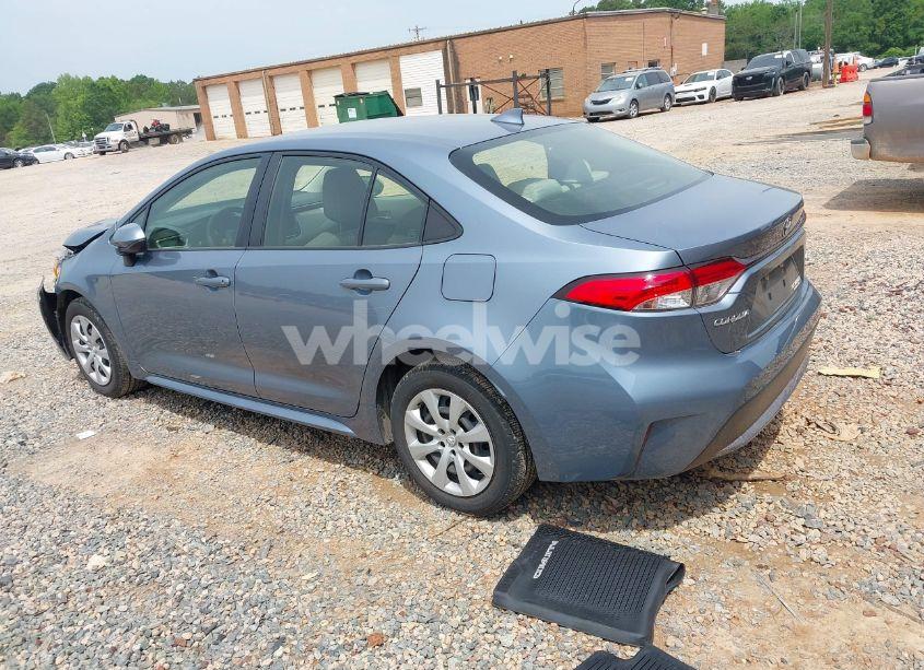 Photo 3 of 2020 Toyota Corolla LE (VIN JTDEPRAE8LJ048716)