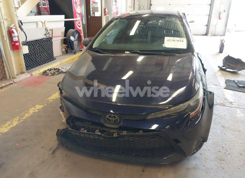 Photo 13 of 2020 Toyota Corolla LE (VIN JTDEPRAE8LJ052300)