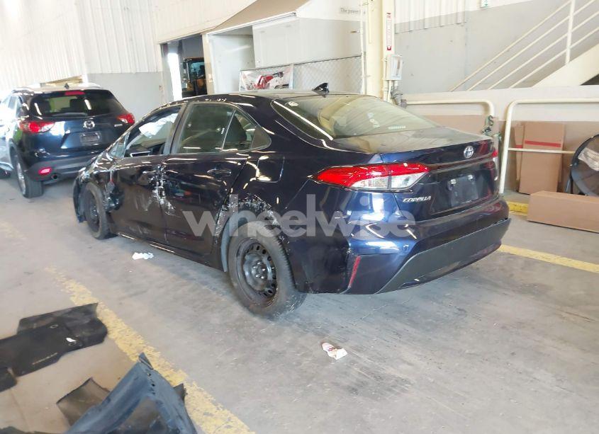 Photo 3 of 2020 Toyota Corolla LE (VIN JTDEPRAE8LJ052300)