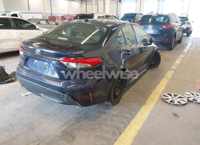 Photo 4 of 2020 Toyota Corolla LE (VIN JTDEPRAE8LJ052300)