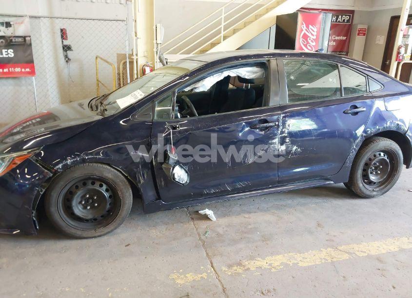 Photo 6 of 2020 Toyota Corolla LE (VIN JTDEPRAE8LJ052300)