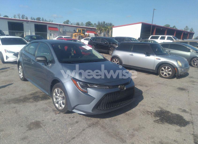 2020 Toyota Corolla LE (VIN JTDEPRAE8LJ091159) main photo