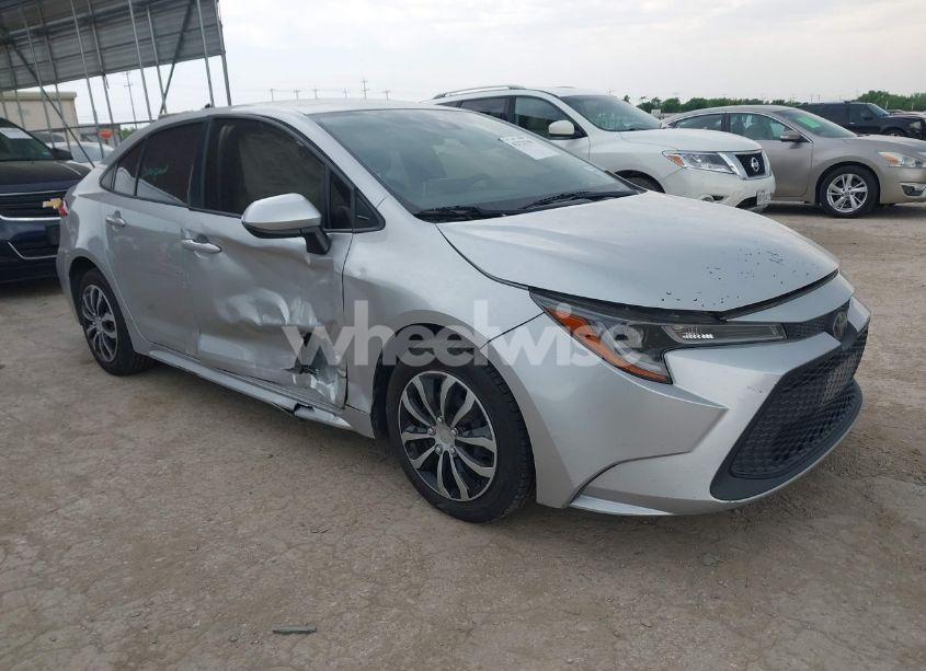 2020 Toyota Corolla LE (VIN JTDEPRAE9LJ055724) main photo