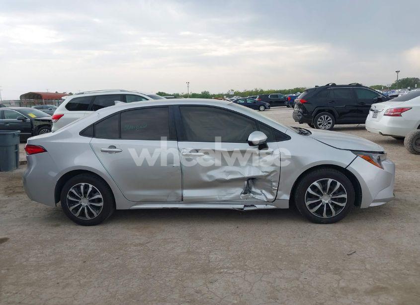 Photo 13 of 2020 Toyota Corolla LE (VIN JTDEPRAE9LJ055724)