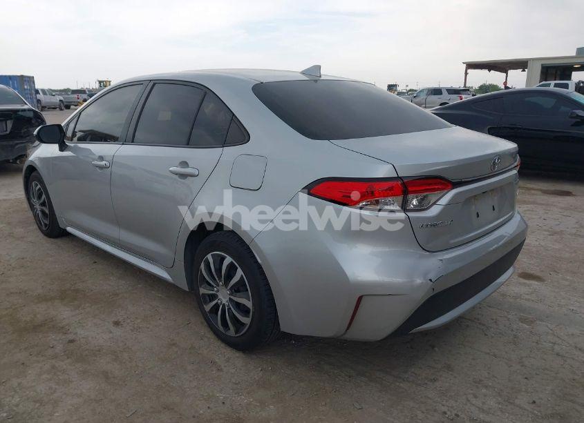 Photo 3 of 2020 Toyota Corolla LE (VIN JTDEPRAE9LJ055724)