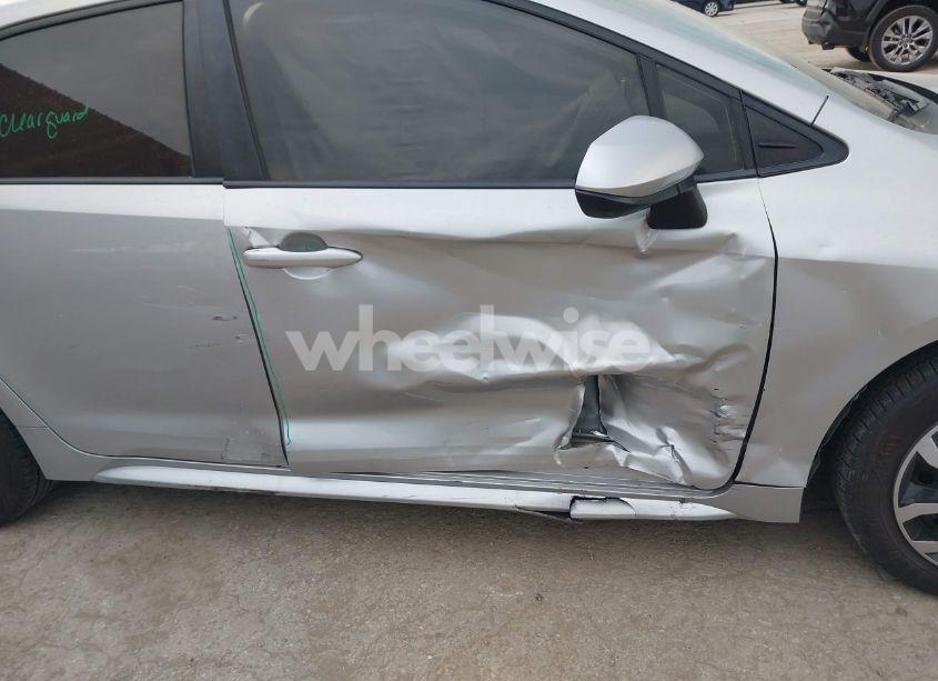 Photo 6 of 2020 Toyota Corolla LE (VIN JTDEPRAE9LJ055724)