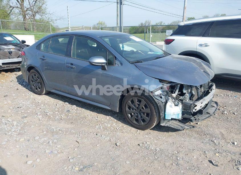 2020 Toyota Corolla LE (VIN JTDEPRAE9LJ106932) main photo