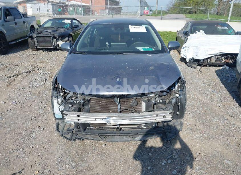 Photo 13 of 2020 Toyota Corolla LE (VIN JTDEPRAE9LJ106932)