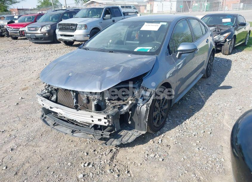 Photo 2 of 2020 Toyota Corolla LE (VIN JTDEPRAE9LJ106932)