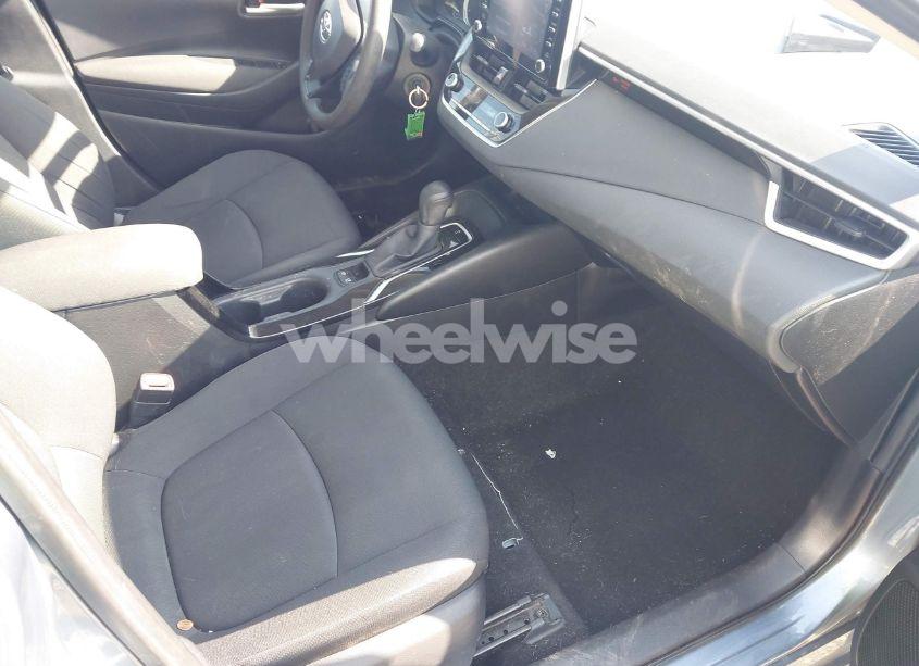 Photo 5 of 2020 Toyota Corolla LE (VIN JTDEPRAE9LJ106932)