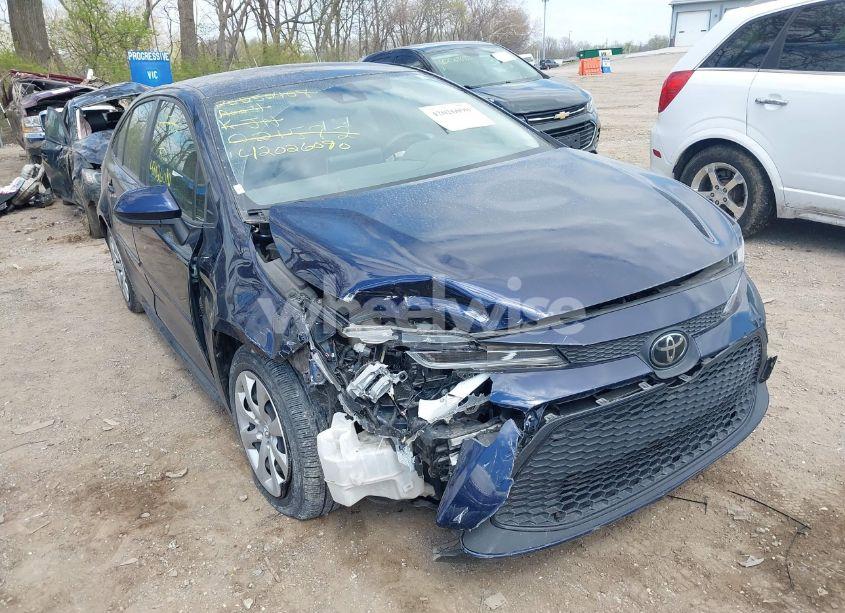 2020 Toyota Corolla LE (VIN JTDEPRAEXLJ021582) main photo
