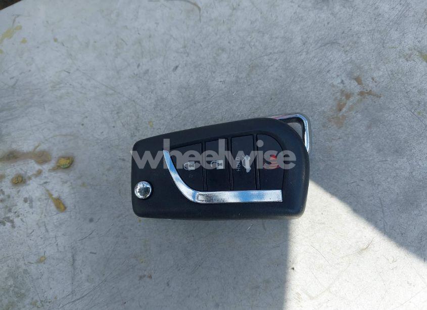 Photo 11 of 2020 Toyota Corolla LE (VIN JTDEPRAEXLJ021582)