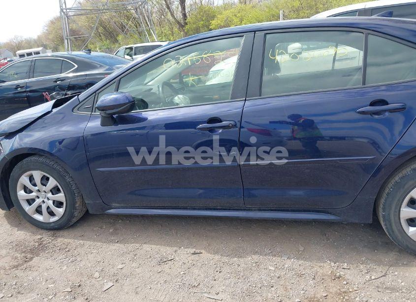 Photo 14 of 2020 Toyota Corolla LE (VIN JTDEPRAEXLJ021582)