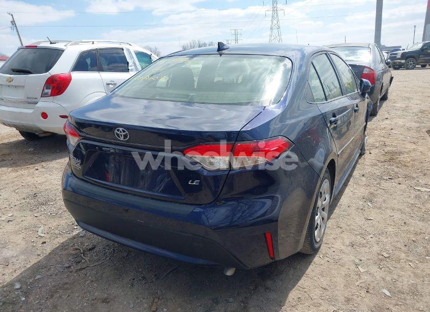 Photo 4 of 2020 Toyota Corolla LE (VIN JTDEPRAEXLJ021582)