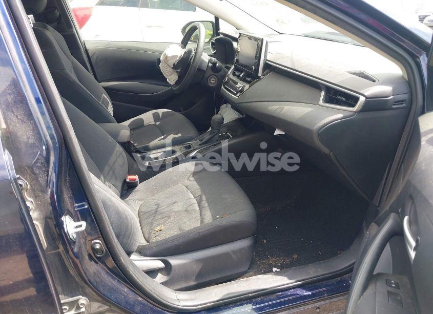 Photo 5 of 2020 Toyota Corolla LE (VIN JTDEPRAEXLJ021582)