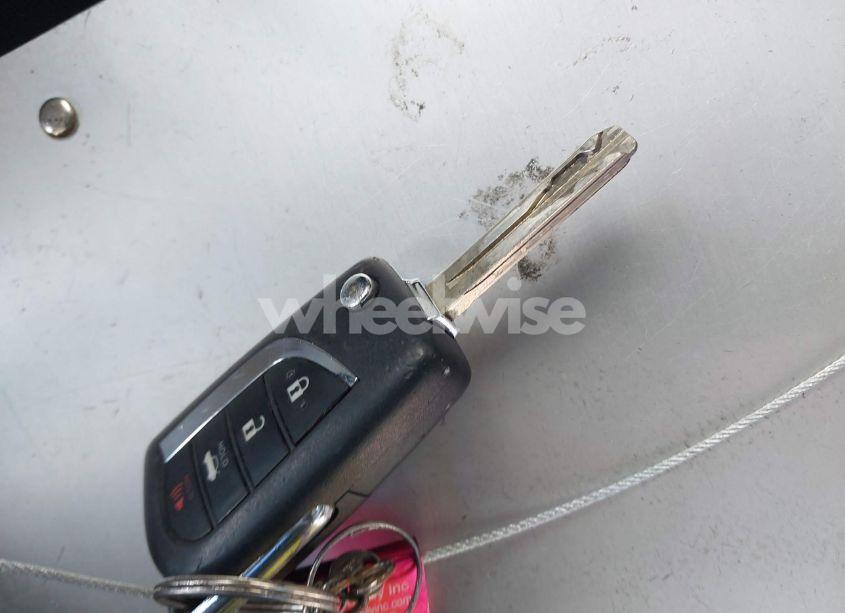 Photo 11 of 2020 Toyota Corolla LE (VIN JTDEPRAEXLJ023560)