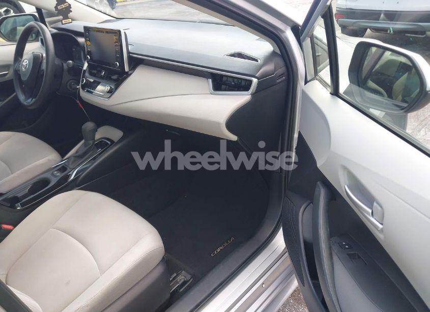 Photo 5 of 2020 Toyota Corolla LE (VIN JTDEPRAEXLJ023560)