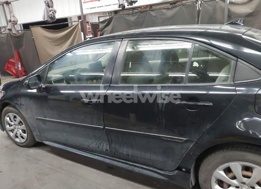 Photo 14 of 2020 Toyota Corolla LE (VIN JTDEPRAEXLJ031514)