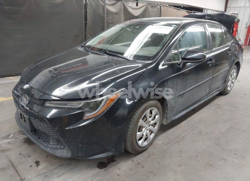 Photo 2 of 2020 Toyota Corolla LE (VIN JTDEPRAEXLJ031514)