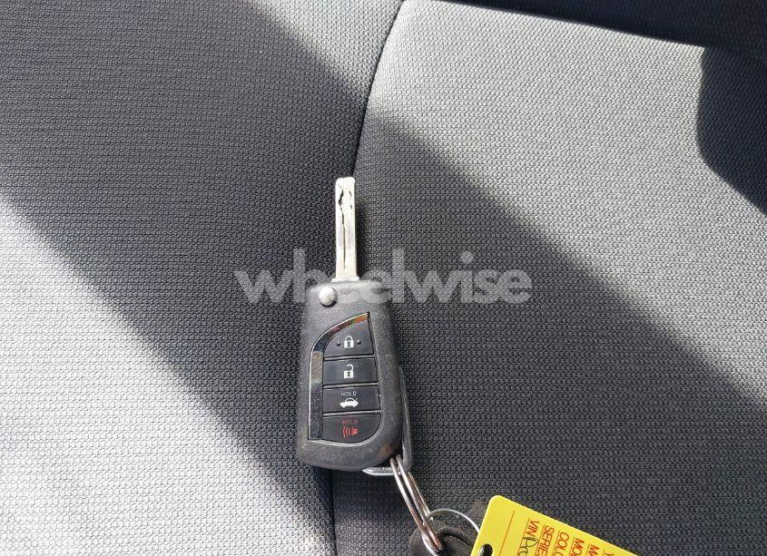 Photo 11 of 2020 Toyota Corolla LE (VIN JTDEPRAEXLJ049852)