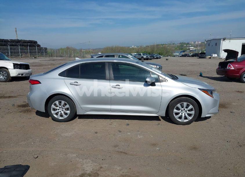 Photo 14 of 2020 Toyota Corolla LE (VIN JTDEPRAEXLJ049852)