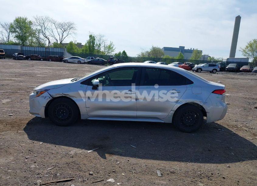 Photo 15 of 2020 Toyota Corolla LE (VIN JTDEPRAEXLJ049852)