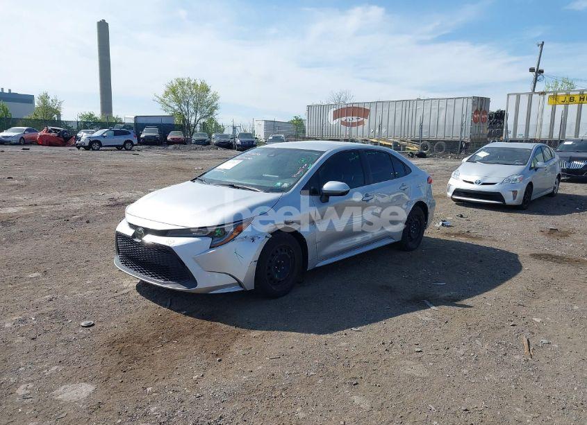 Photo 2 of 2020 Toyota Corolla LE (VIN JTDEPRAEXLJ049852)