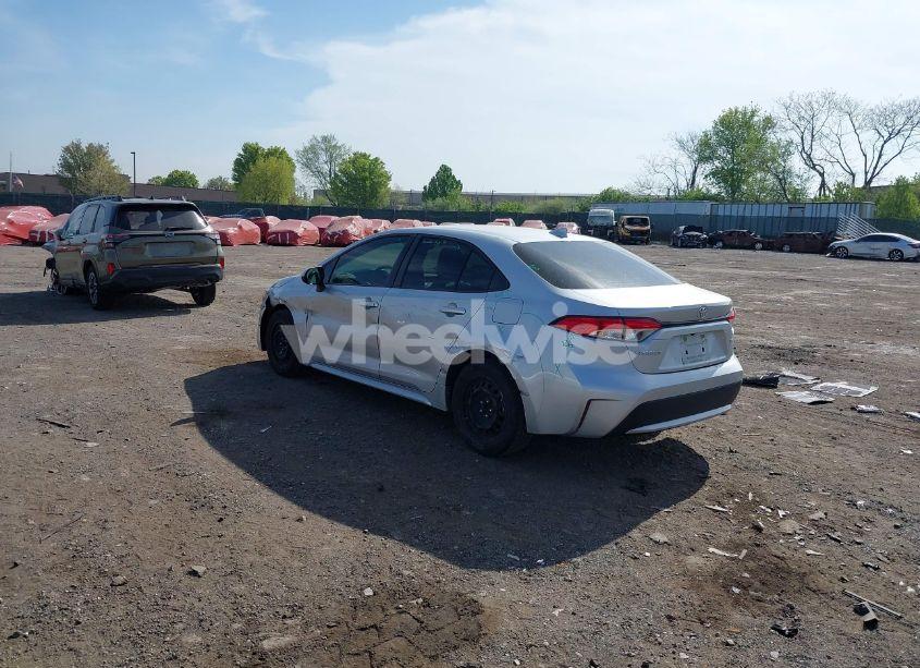 Photo 3 of 2020 Toyota Corolla LE (VIN JTDEPRAEXLJ049852)