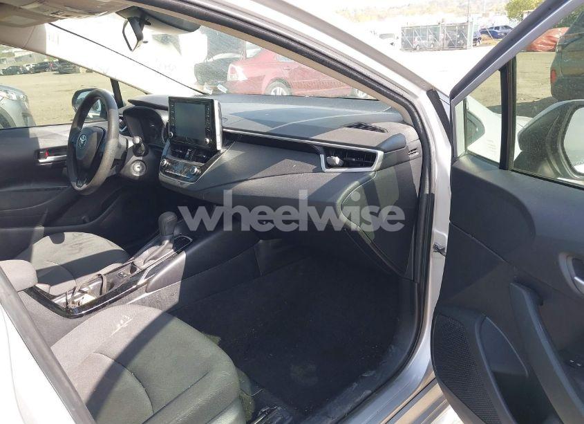 Photo 5 of 2020 Toyota Corolla LE (VIN JTDEPRAEXLJ049852)