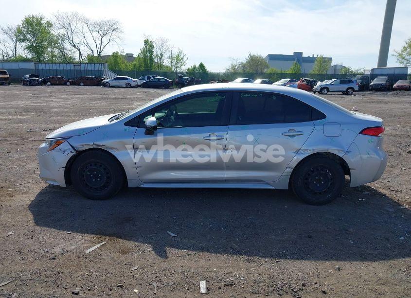 Photo 6 of 2020 Toyota Corolla LE (VIN JTDEPRAEXLJ049852)