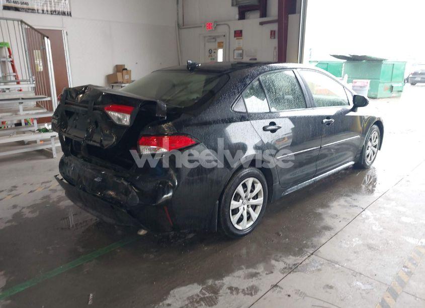 Photo 4 of 2020 Toyota Corolla LE (VIN JTDEPRAEXLJ089882)