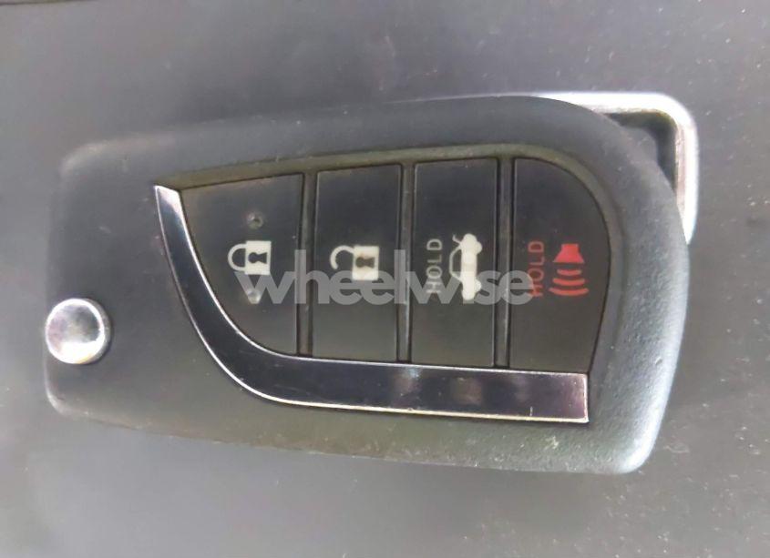 Photo 11 of 2020 Toyota Corolla LE (VIN JTDEPRAEXLJ112318)