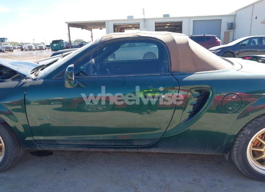 Photo 14 of 2003 Toyota Mr2 SPYDER (VIN JTDFR320630064272)