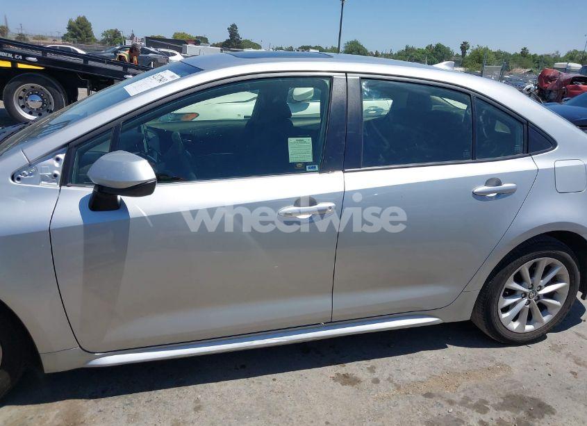 Photo 15 of 2020 Toyota Corolla LE (VIN JTDHPRAE8LJ007628)