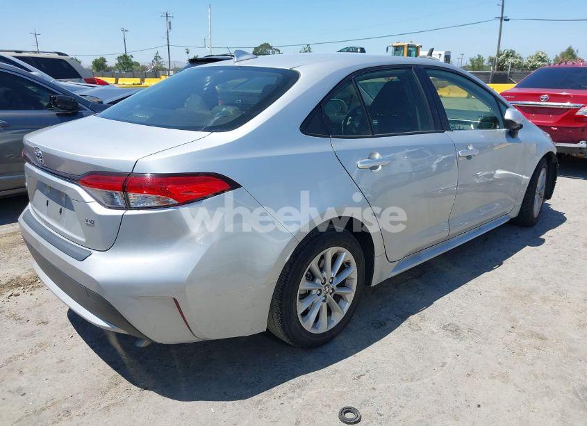 Photo 4 of 2020 Toyota Corolla LE (VIN JTDHPRAE8LJ007628)