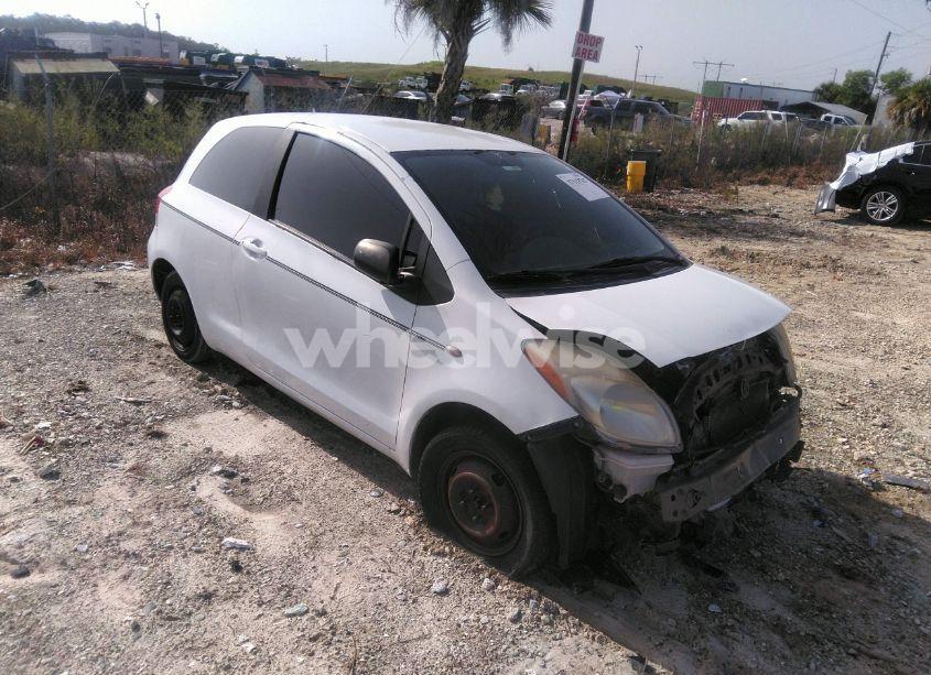 2009 Toyota Yaris (VIN JTDJT903695232600) main photo