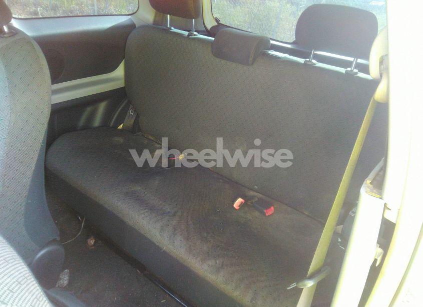 Photo 8 of 2009 Toyota Yaris (VIN JTDJT903695232600)