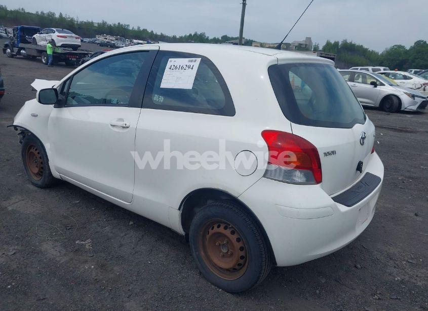 Photo 3 of 2009 Toyota Yaris (VIN JTDJT903895226796)