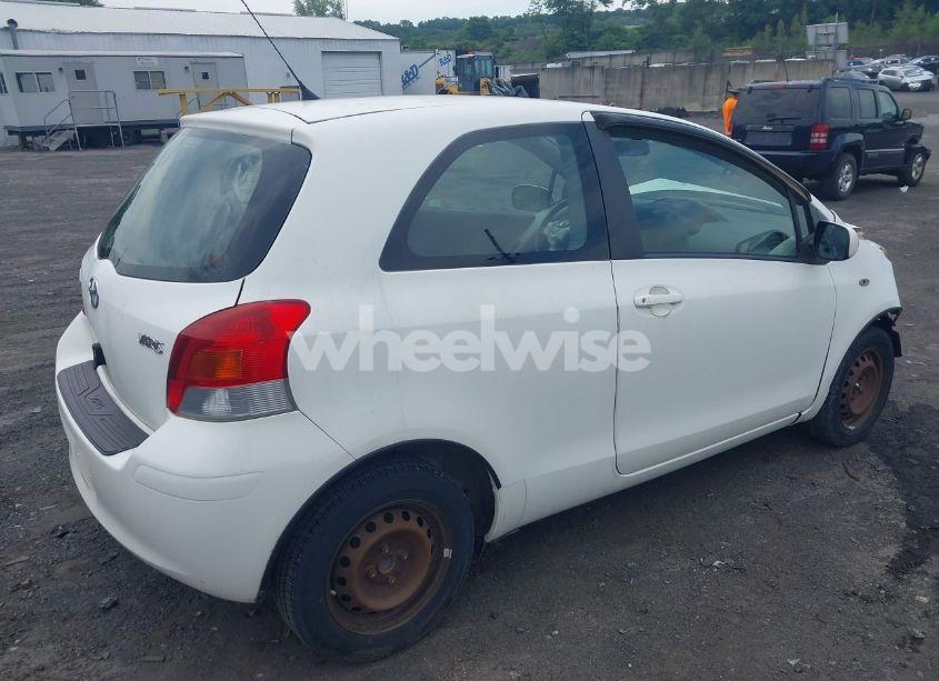 Photo 4 of 2009 Toyota Yaris (VIN JTDJT903895226796)