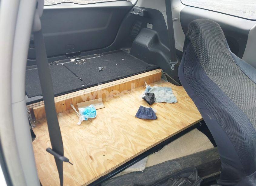 Photo 8 of 2009 Toyota Yaris (VIN JTDJT903895226796)