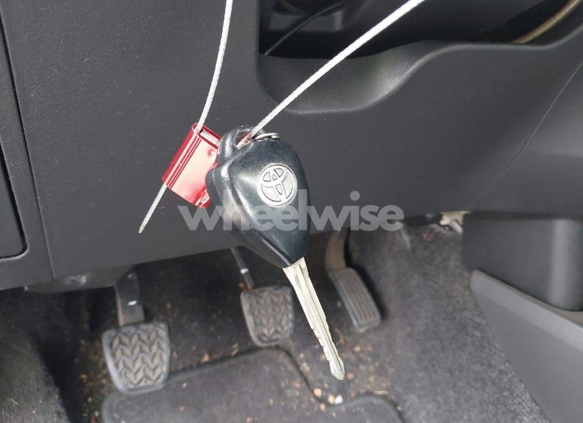 Photo 11 of 2009 Toyota Yaris (VIN JTDJT903X95261369)