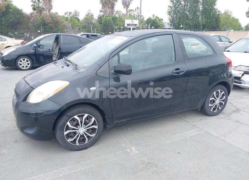 Photo 2 of 2009 Toyota Yaris (VIN JTDJT903X95261369)