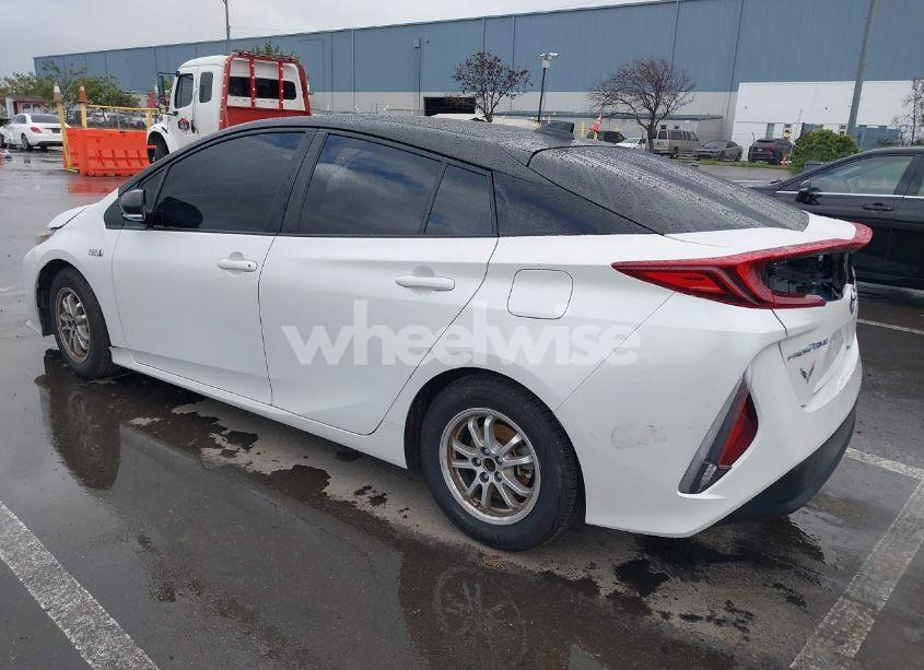 Photo 3 of 2021 Toyota Prius PRIME XLE (VIN JTDKAMFP0M3169019)