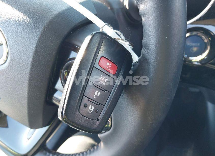 Photo 11 of 2021 Toyota Prius PRIME LE (VIN JTDKAMFP0M3176097)