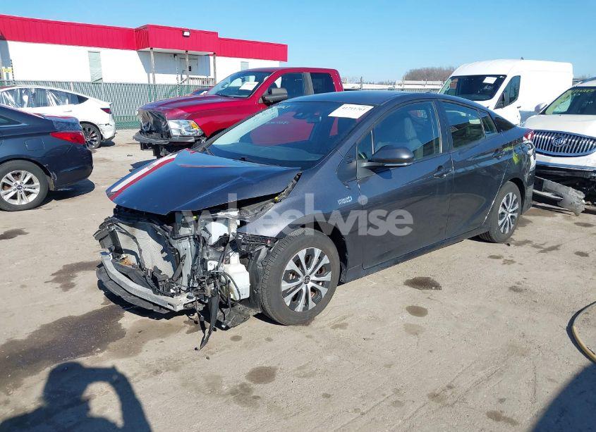 Photo 2 of 2021 Toyota Prius PRIME LE (VIN JTDKAMFP0M3176097)