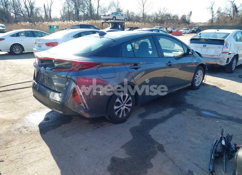 Photo 4 of 2021 Toyota Prius PRIME LE (VIN JTDKAMFP0M3176097)